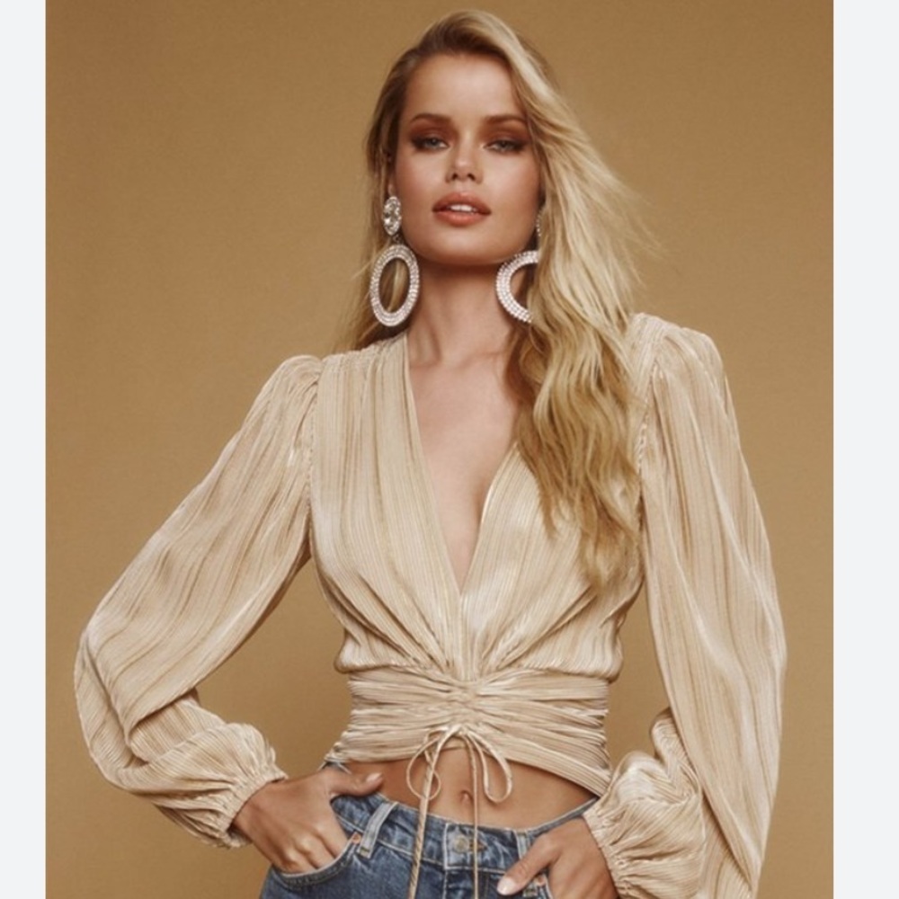 ASTR The Label - gold ruched long sleeve top